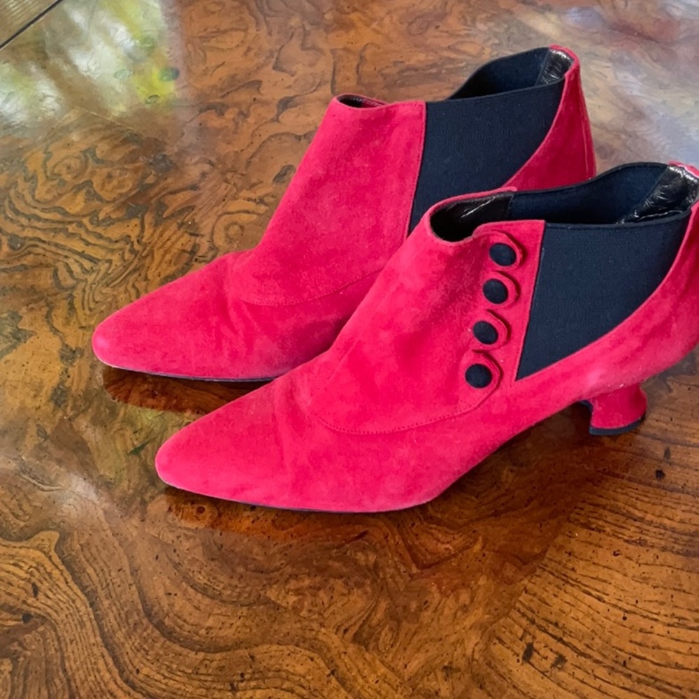 Vintage Peter Fox Elegant Red Suede Ankle Boots